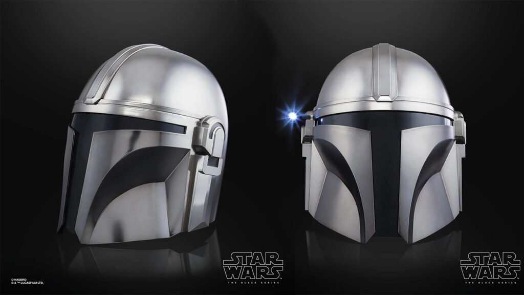 Il nuovo casco Black Series Hasbro, fronte e lato.