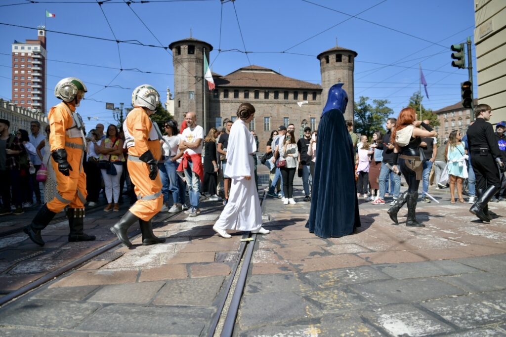 Alcuni membri della Rebel Legion Italian Base in Piazza Castello